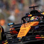 McLaren se impone en una carrera marcada por el caos y el talento emergente