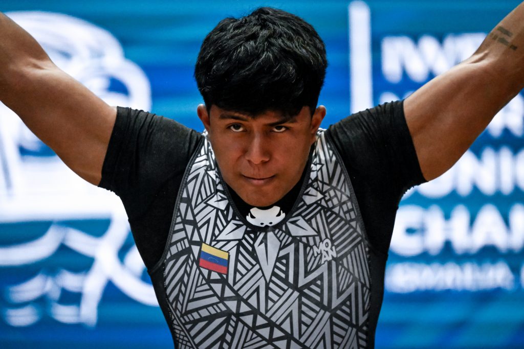Venezolano Ángel Rodríguez se proclama Campeón Mundial junior de Pesas