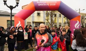 La Antorcha Suramericana avanza por Santa Fe tras el relevo encabezado por Javier Mascherano