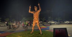 Estatua de Messi desempolva el «Pastelerismo» criollo: ¿Y así pretendemos clasificar a un Mundial?