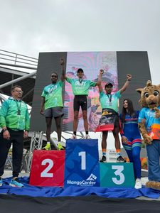 Alexander Meléndez y Erianny Colmenárez dominaron la Carrera 10K Ciudad de Barquisimeto