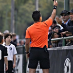 La tarjeta negra contra los padres tóxicos que revoluciona el fútbol base