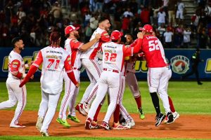 Cardenales de Lara deja en el terreno a los Bravos de Margarita en su debut 2026-27