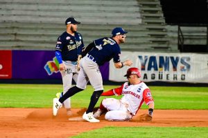 Navegantes del Magallanes frena al Cardenales de Lara y gana su primer encuentro